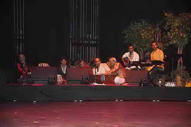 Gurudev1-7-12-14-8190-DDeRosaPhoto