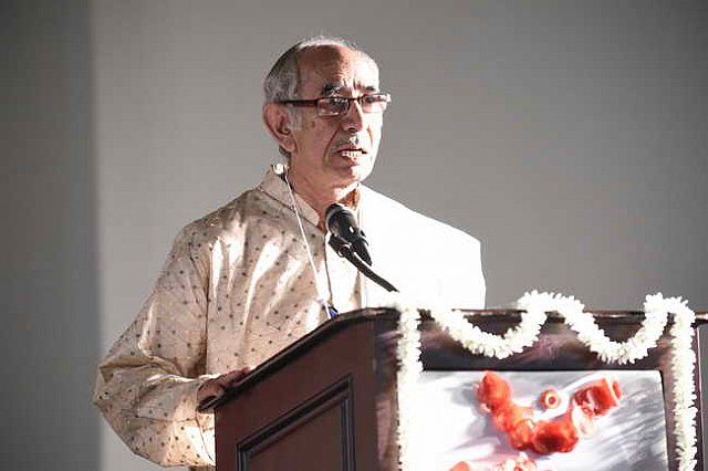 Gurudev1-7-11-14-6061-DDeRosaPhoto