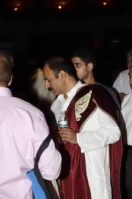 Gurudev1-7-12-14-7647-DDeRosaPhoto