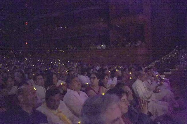 Gurudev1-7-12-14-8021-DDeRosaPhoto