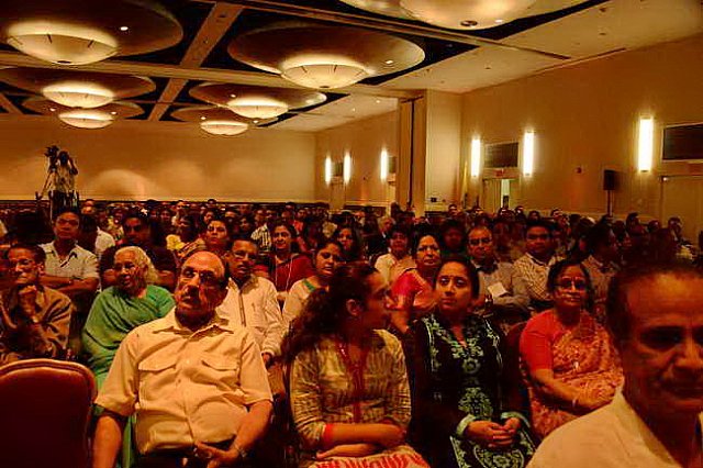 Gurudev2-7-11-14-1854-DDeRosaPhoto