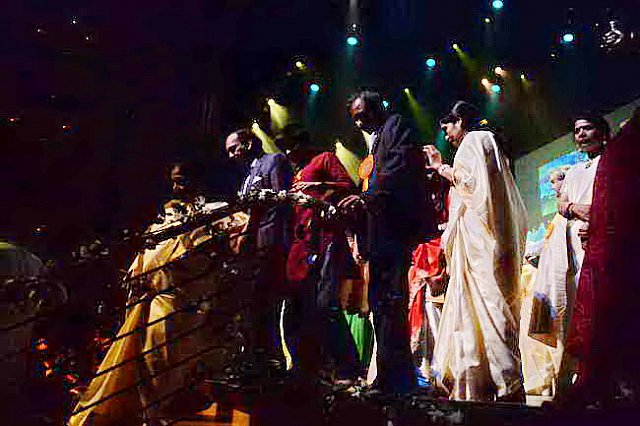 Gurudev2-7-12-14-2883-DDeRosaPhoto