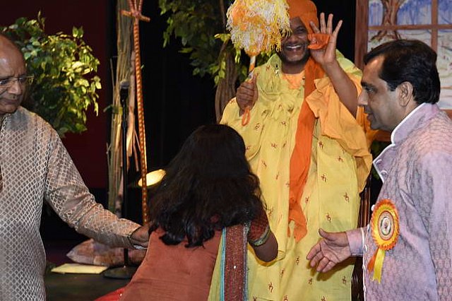Gurudev1-7-12-14-8610-DDeRosaPhoto