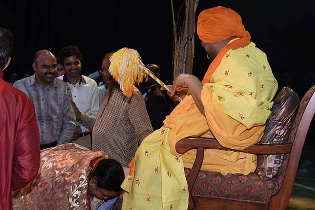 Gurudev1-7-12-14-8692-DDeRosaPhoto