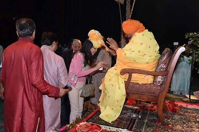 Gurudev1-7-12-14-8707-DDeRosaPhoto