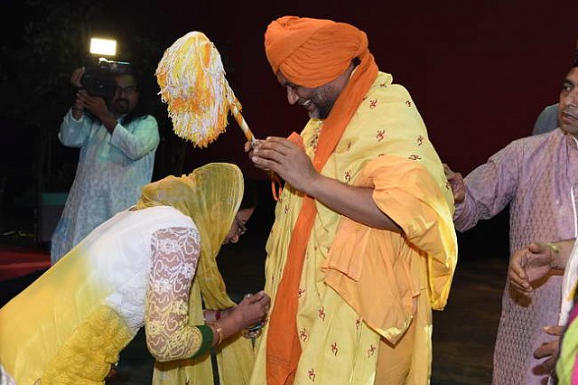 Gurudev1-7-12-14-8730-DDeRosaPhoto