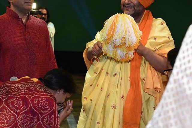 Gurudev1-7-12-14-8738-DDeRosaPhoto
