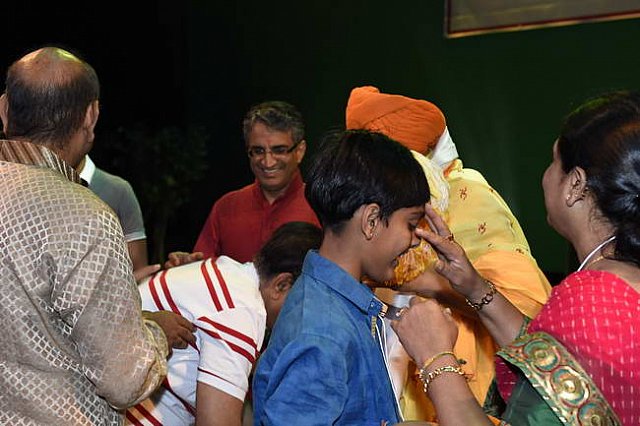 Gurudev1-7-12-14-8742-DDeRosaPhoto