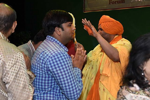 Gurudev1-7-12-14-8759-DDeRosaPhoto