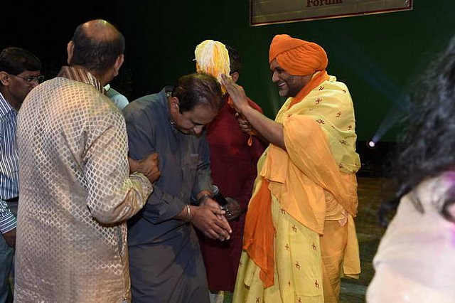 Gurudev1-7-12-14-8774-DDeRosaPhoto