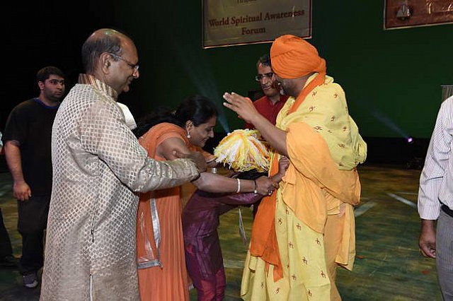 Gurudev1-7-12-14-8789-DDeRosaPhoto