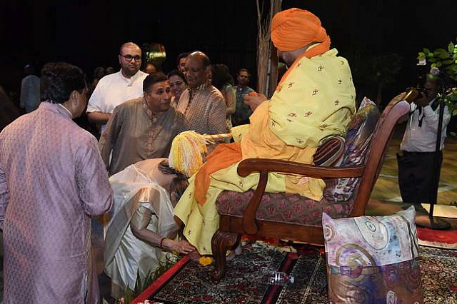 Gurudev1-7-12-14-8905-DDeRosaPhoto