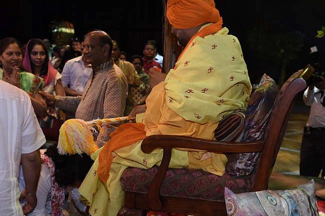 Gurudev1-7-12-14-8916-DDeRosaPhoto