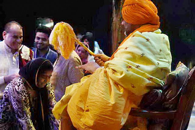 Gurudev1-7-12-14-8935-DDeRosaPhoto
