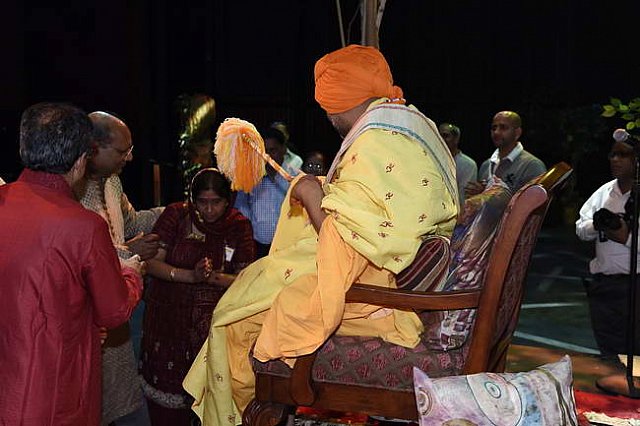 Gurudev1-7-12-14-8971-DDeRosaPhoto