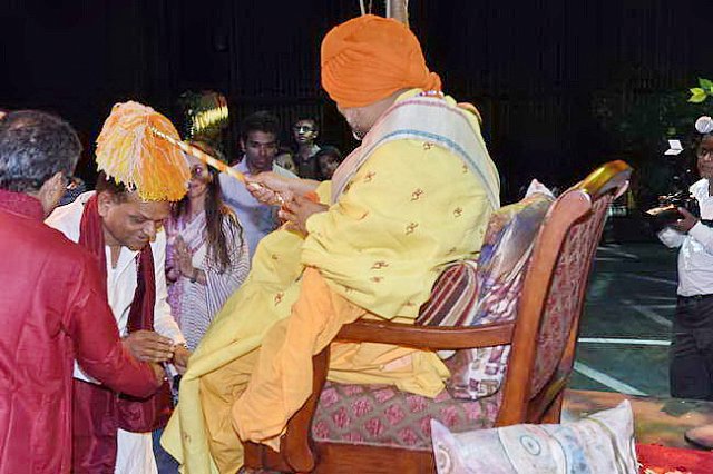 Gurudev1-7-12-14-8984-DDeRosaPhoto