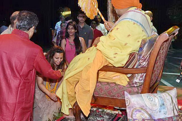 Gurudev1-7-12-14-8987-DDeRosaPhoto
