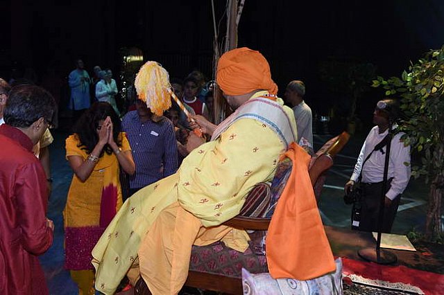 Gurudev1-7-12-14-9026-DDeRosaPhoto