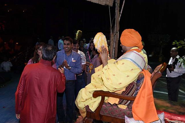 Gurudev1-7-12-14-9134-DDeRosaPhoto