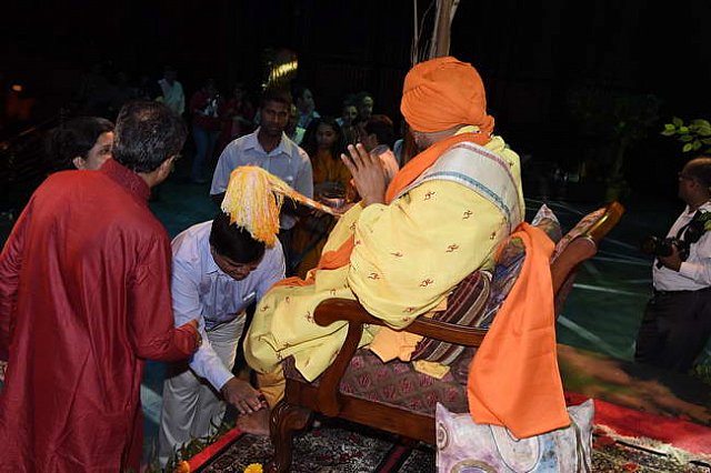 Gurudev1-7-12-14-9179-DDeRosaPhoto