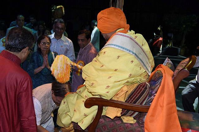 Gurudev1-7-12-14-9236-DDeRosaPhoto