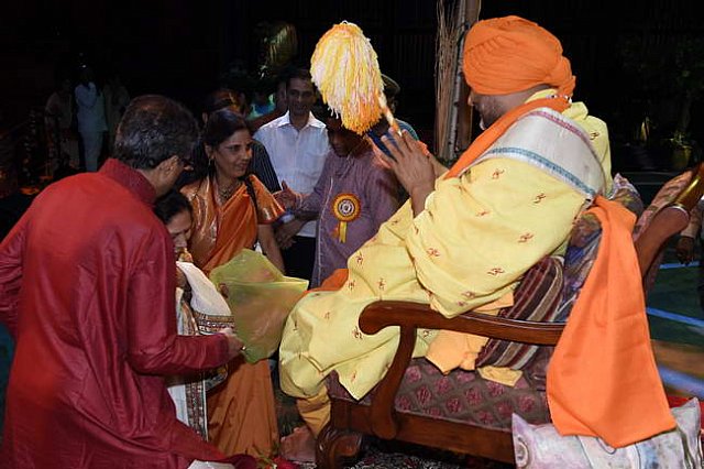 Gurudev1-7-12-14-9253-DDeRosaPhoto