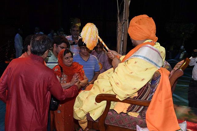 Gurudev1-7-12-14-9257-DDeRosaPhoto