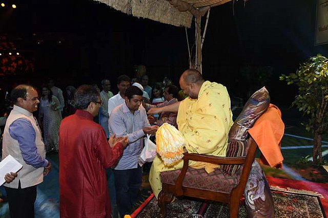 Gurudev1-7-12-14-9327-DDeRosaPhoto
