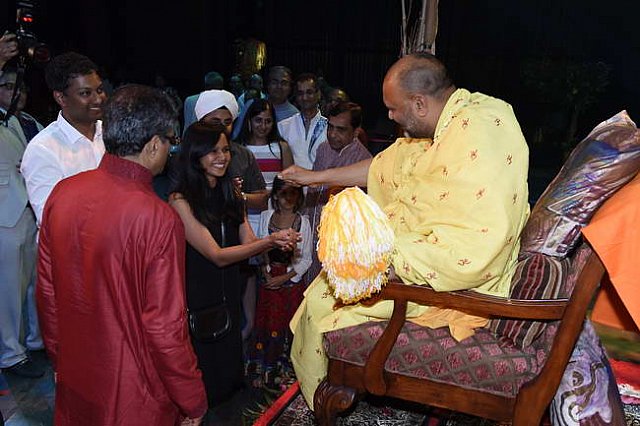 Gurudev1-7-12-14-9333-DDeRosaPhoto