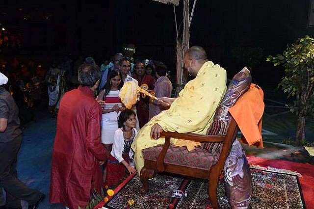 Gurudev1-7-12-14-9337-DDeRosaPhoto