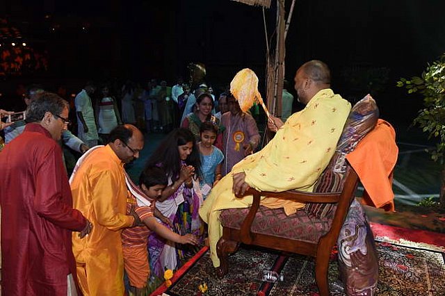 Gurudev1-7-12-14-9344-DDeRosaPhoto