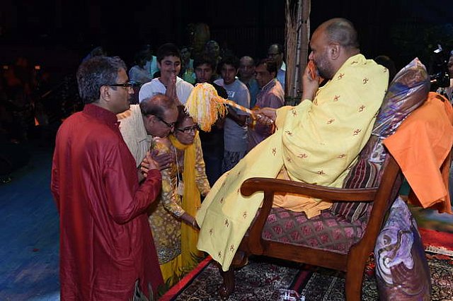 Gurudev1-7-12-14-9367-DDeRosaPhoto