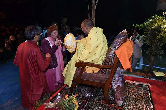 Gurudev1-7-12-14-9401-DDeRosaPhoto