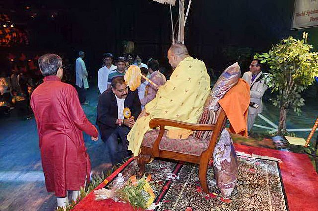 Gurudev1-7-12-14-9403-DDeRosaPhoto