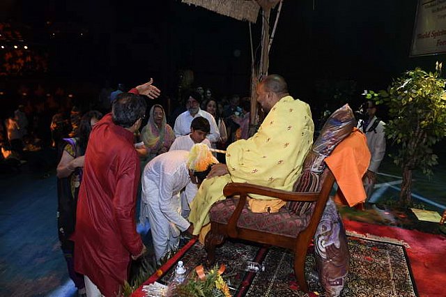 Gurudev1-7-12-14-9405-DDeRosaPhoto
