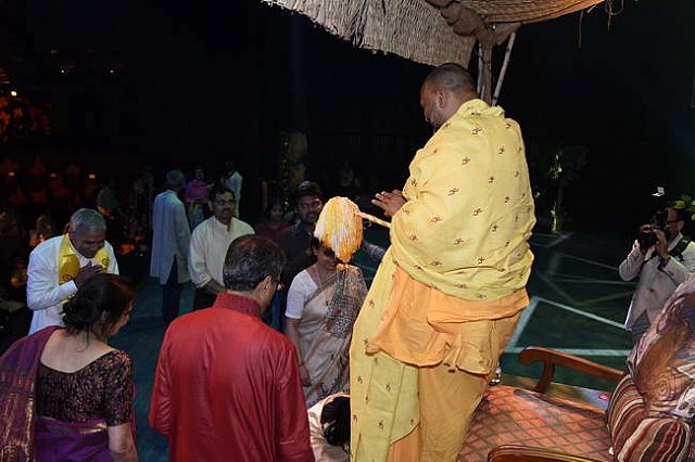 Gurudev1-7-12-14-9421-DDeRosaPhoto