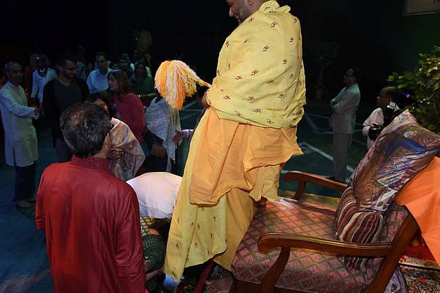 Gurudev1-7-12-14-9454-DDeRosaPhoto