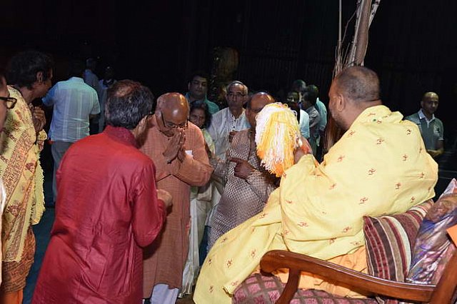 Gurudev1-7-12-14-9565-DDeRosaPhoto