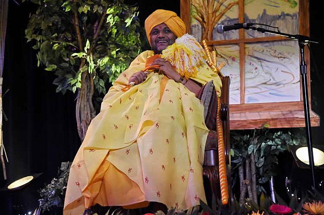 Gurudev1-7-12-14-7769-DDeRosaPhoto