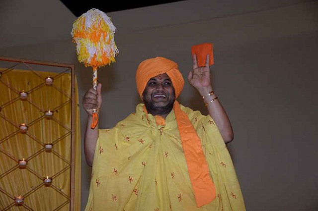 Gurudev2-7-11-14-1924-DDeRosaPhoto