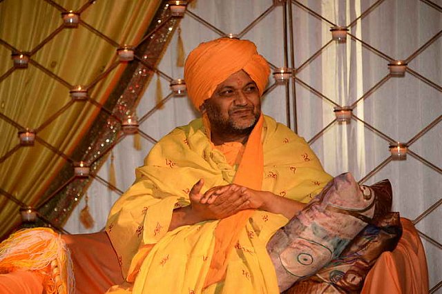 Gurudev2-7-11-14-2391-DDeRosaPhoto