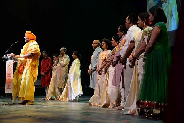Gurudev2-7-12-14-2865-DDeRosaPhoto
