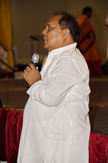 Gurudev1-7-12-14-6829-DDeRosaPhoto