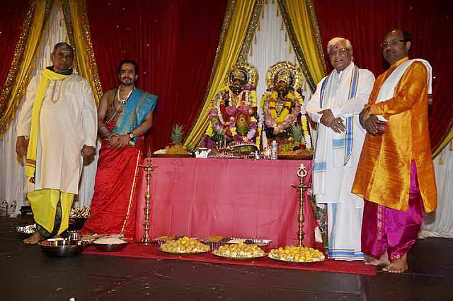 Gurudev1-7-12-14-6906-DDeRosaPhoto