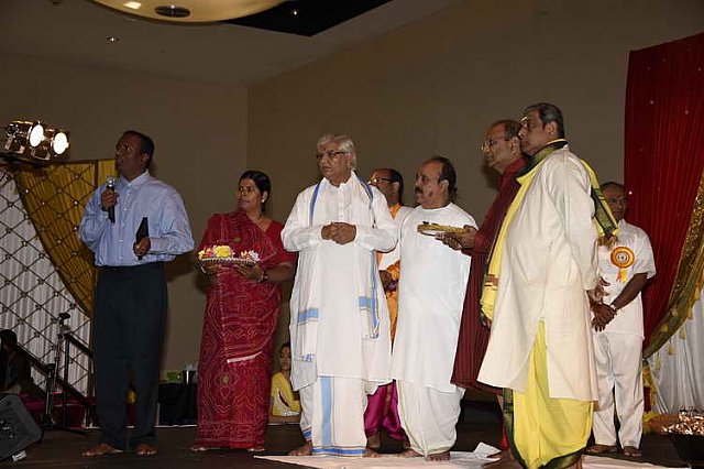 Gurudev1-7-12-14-6991-DDeRosaPhoto