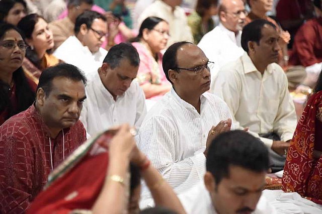 Gurudev1-7-12-14-7108-DDeRosaPhoto