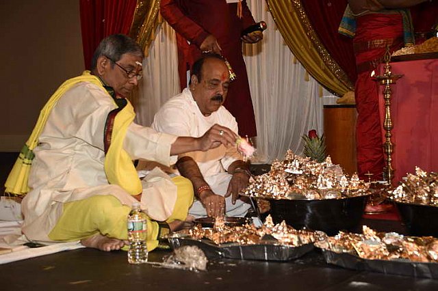 Gurudev1-7-12-14-7230-DDeRosaPhoto
