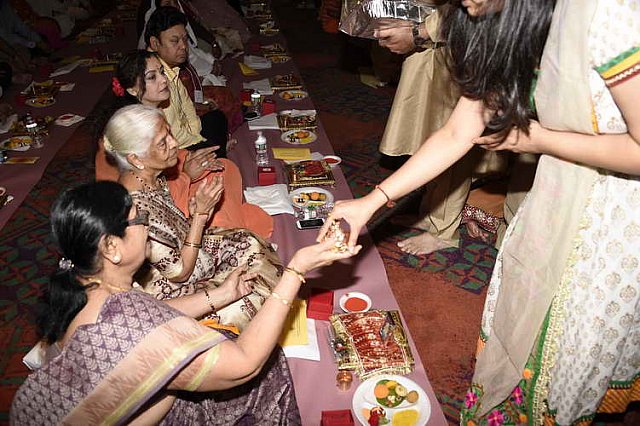 Gurudev1-7-12-14-7248-DDeRosaPhoto