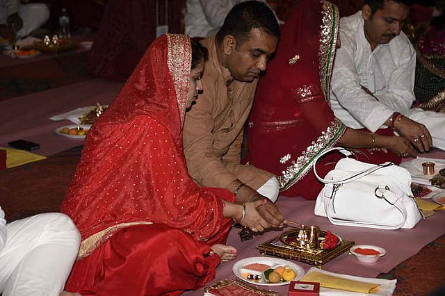 Gurudev1-7-12-14-7300-DDeRosaPhoto