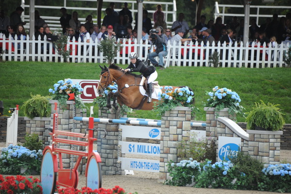 HITS-Jumpers-9-11-11-4203-JustAnIllusion-TaylorMcMurtry-DDeRosaPhoto.JPG